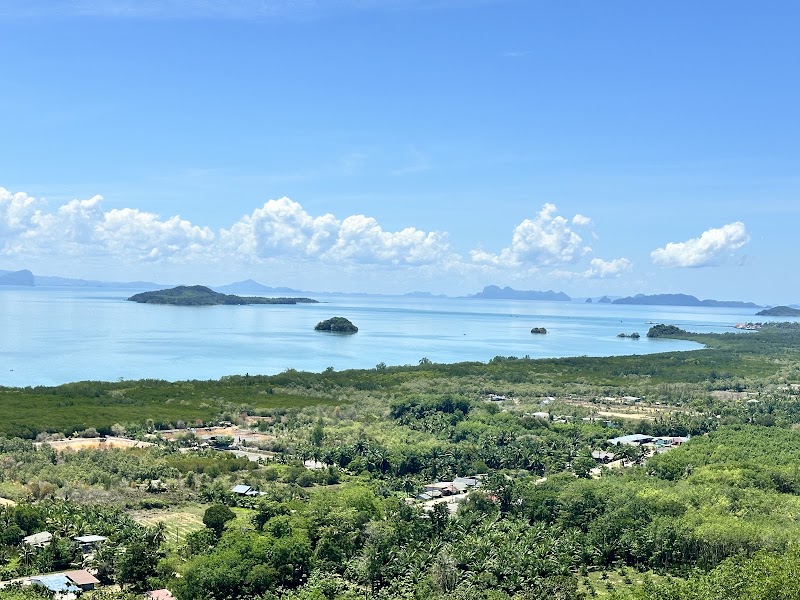 Viewpoint On The Bay
